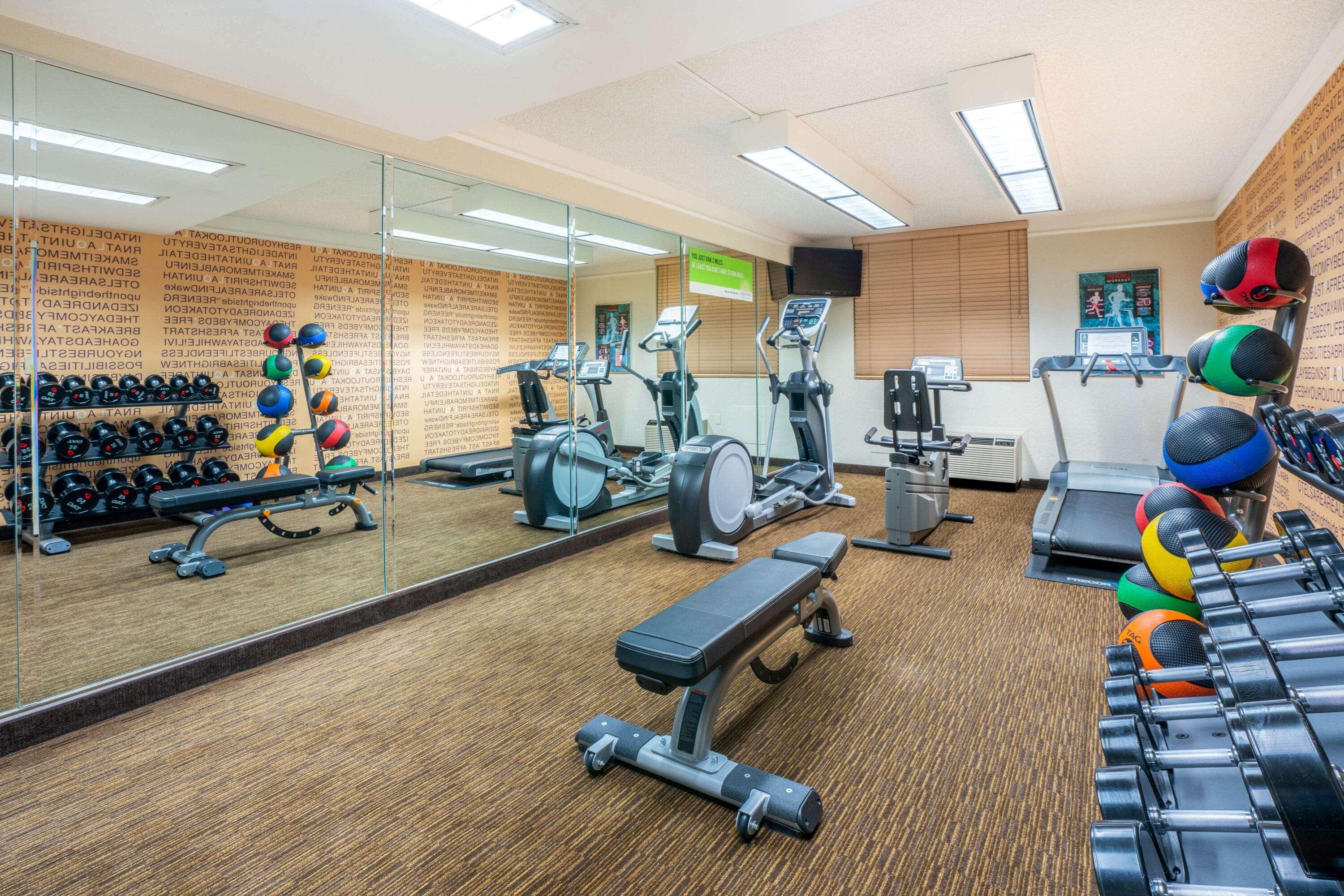 מלון סי טק La Quinta By Wyndham Seattle Sea-Tac Airport מראה חיצוני תמונה